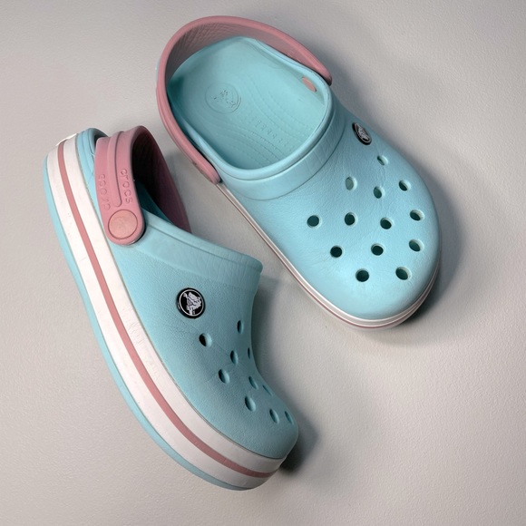 Girls Classic Crocks | Size 2 - Picture 1 of 7